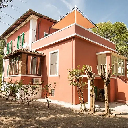 Regina 4*