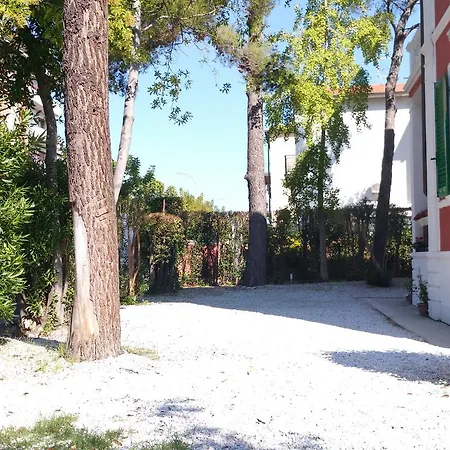 Regina Bed & Breakfast 3*