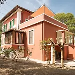 Regina 3*