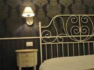 Regina Bed and Breakfast Πίζα